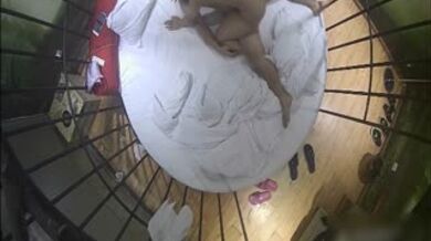 吊爆了的主题情趣酒店 水滴摄像头TP一对年轻情侣在笼子里啪啪